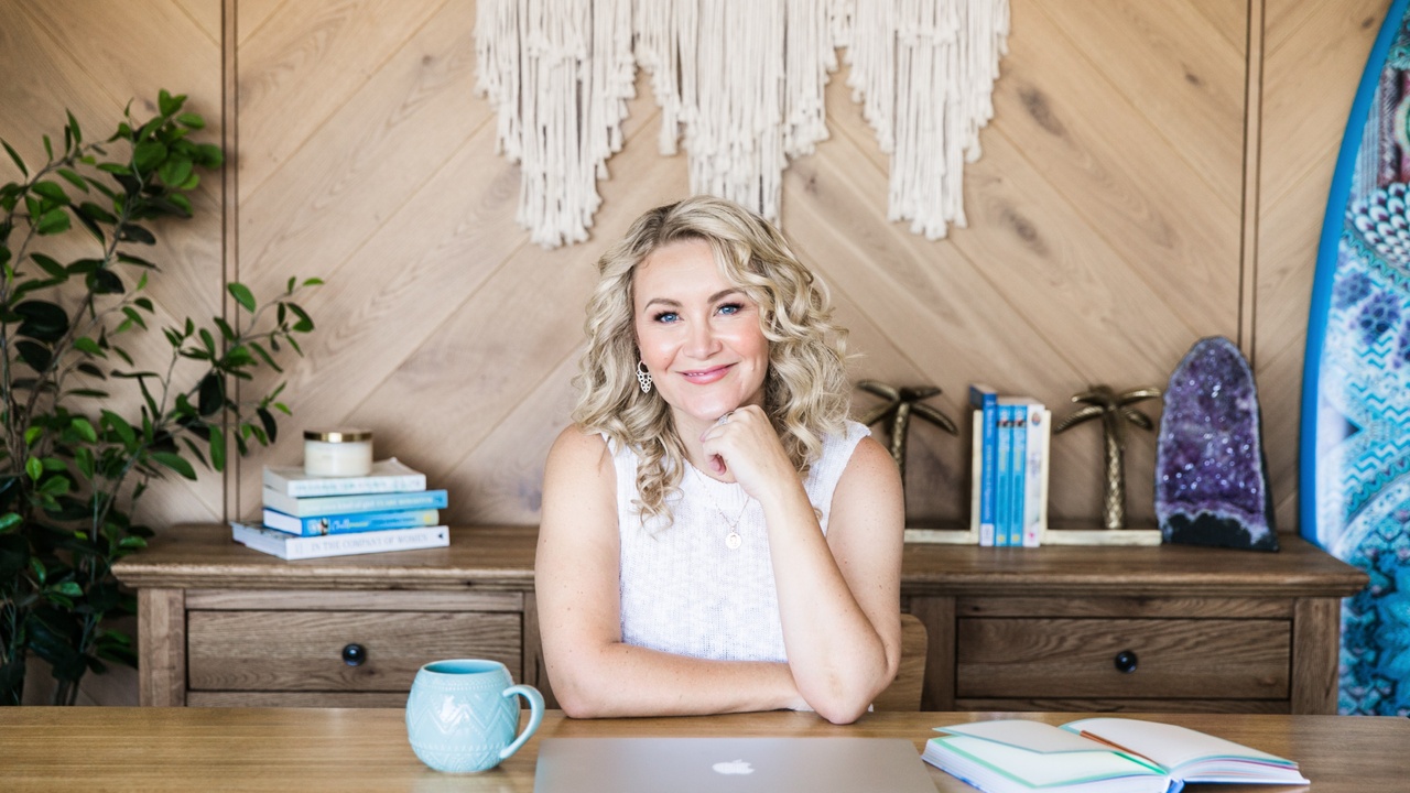 How to shift your money mindset: manifesting money and abundance